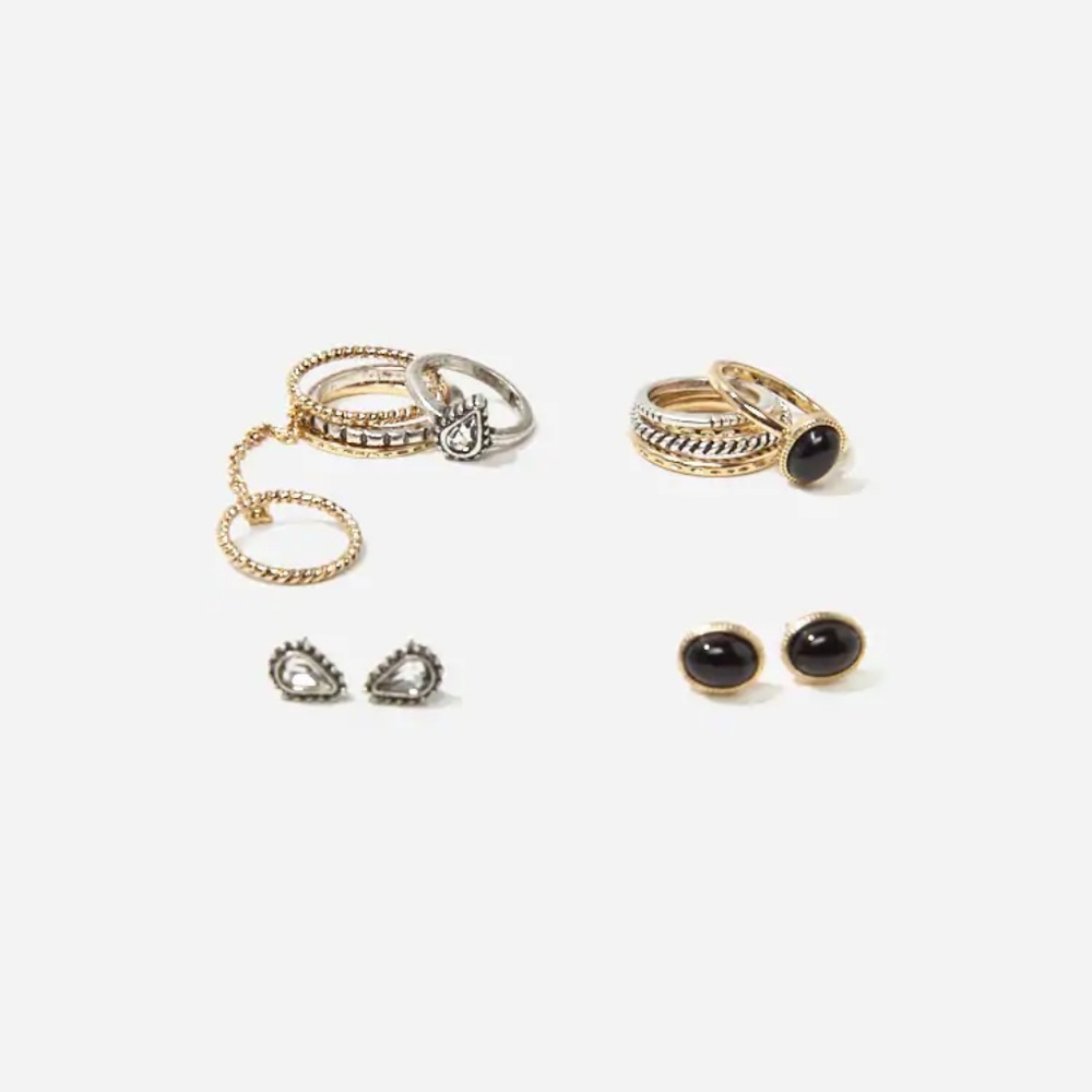 BRAND NEW Stud Earrings & Rings Set
